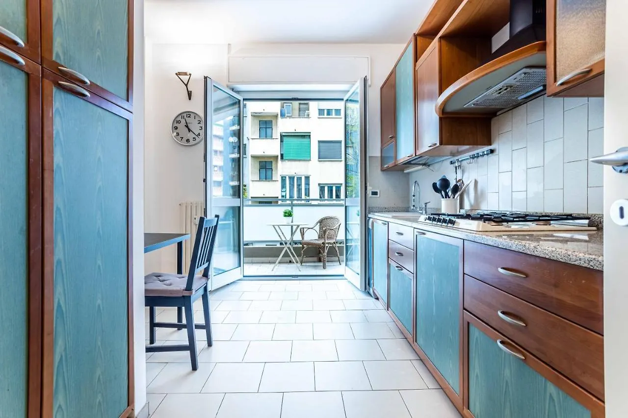 Joivy Lovely And Inviting Flat With Balcony Milan Apartment