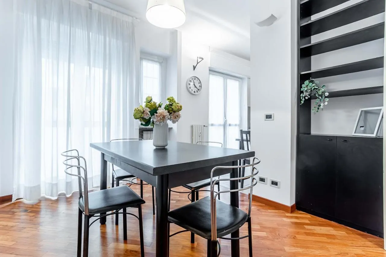 Joivy Lovely And Inviting Flat With Balcony Milan